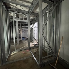 壁などを建てる仕事をしますの画像