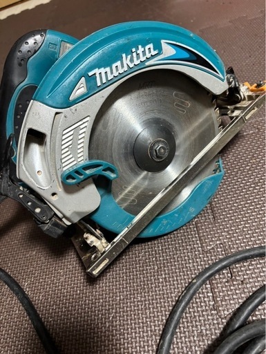 【値下げしました】中古 MAKITA  丸のこ 5637BA