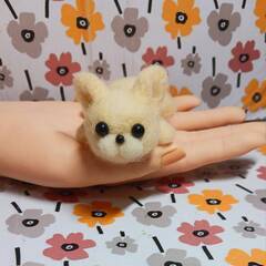 フカフカベットの小さなフレンチドックの赤ちゃん　布団・餌付き　羊毛の画像