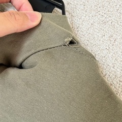新品レディースクロスデザインTシャツカーキ難ありの画像
