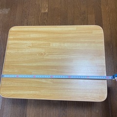 折りたたみテーブルの画像