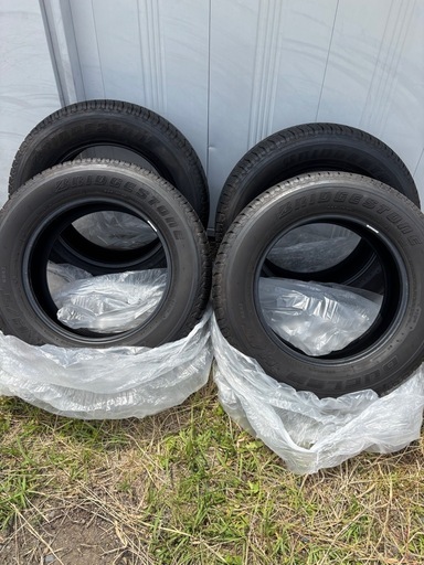 ブリヂストン265/60/R18タイヤ 4本セット　23年2本11週　2本12週