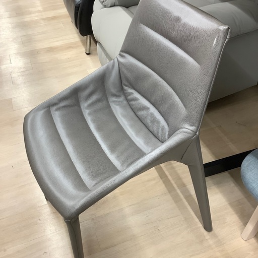 定価46万 Molteni&C OUTLINE ダイニングチェア　アイボリー2脚 2025年最新】モルテーニ molteni&cの人気アイテム - メルカリ