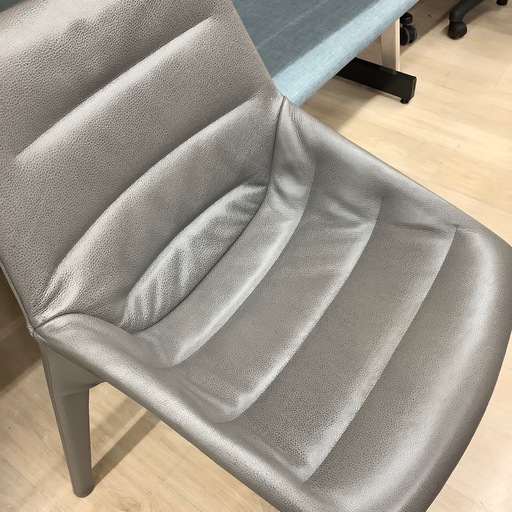 【値下げしました】Molteni & C Outline ダイニングチェアのご紹介です【トレファク東大阪箕輪店】