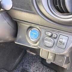 TOYOTAアクア HYBRID S 車検 R9年02月までの画像