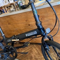 【DAHON HIT後輪タイヤ・後輪チューブ新品！】アルミフレーム　高さ調整可能　6段変速 20インチ折りたたみ自転車　マットブラックの画像