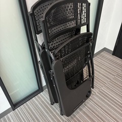 メッシュ メモ台付チェア  2セットの画像