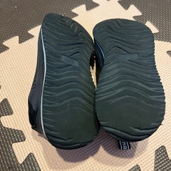21センチのスニーカーの画像