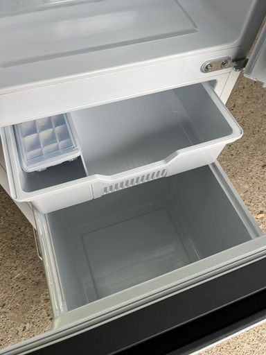 美品！Hisense 135L 冷凍冷蔵庫 HR-D13E4W　2025年