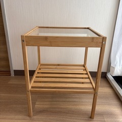 サイドテーブル
