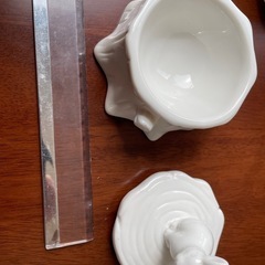 うさぎ　陶器　小物入れの画像