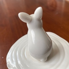 うさぎ　陶器　小物入れの画像