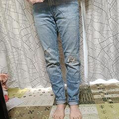 ジーパン　ユニクロ　パンツ　水色の画像