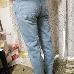 ジーパン　ユニクロ　パンツ　水色の画像