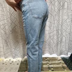 ジーパン　ユニクロ　パンツ　水色