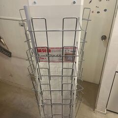 【半額セール】カフェで使用していた18枠のチラシラックの画像
