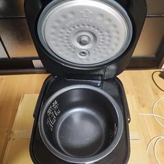 アイリスオーヤマ  炊飯器 絶品ごはん 3合炊き　DKRC-MD30-REの画像