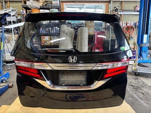 値下げしました！ホンダ　オデッセイ　バックドア　リアゲート　黒色NH731P