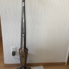 エレクトロラックス エルゴラピード  コードレス 掃除機 NV1...
