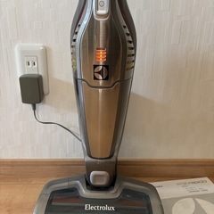 【終了】エレクトロラックス エルゴラピード  コードレス 掃除機 NV180LIBRC ZB3013 の画像