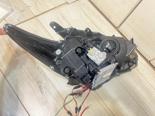 zvw30プリウスツリングヘットライト