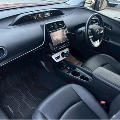 ローンOK/走行距離9万キロ台 H28年式 トヨタ プリウス 50系★総額85万円★内外装良好 機関抜群！フルセグTV Bカメラ BT音楽 ハイブリッド 修復歴なし！シートヒーター レザーシート ETC 純正アルミ 自信があるおすすめ車！ぜひこの機会に！の画像