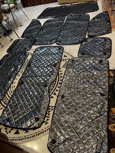 ハイエースワイドスーパーロングのサンシェード