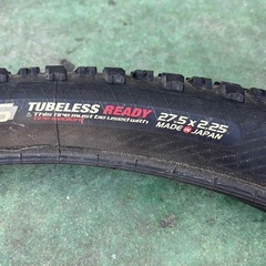 自転車　タイヤ2本セット　マウンテンバイク　iRC チューブレスタイヤ　27.5インチ×2.25の画像