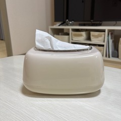 【取引決定】TEMUで買ったシンプルアイボリーティッシュケース♡の画像