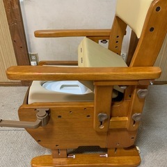 ［美品］介護用ポータブルトイレ椅子型の画像