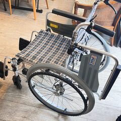 MIKI 車椅子 自走/介助 両用 多機能タイプ 耐荷重100kg ブレーキ/駐車ロック付き 肘跳ね上げ 背折れ 折りたたみ式 ★買取帝国 志木店の画像