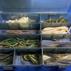 ブラックバス釣り　ワーム大量　ケースごと