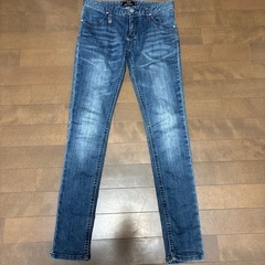 radyビジュー付きデニム　お取引き中です。の画像