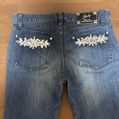 radyビジュー付きデニム　お取引き中です。の画像
