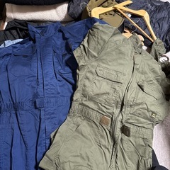 新品、NIKI中古美品の洋服とスニーカー、男(XL)女(Ｌ)55点の画像