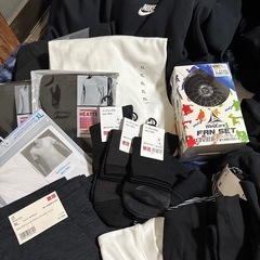 新品、NIKI中古美品の洋服とスニーカー、男(XL)女(Ｌ)55点