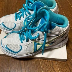 VISION QUEST　スニーカー　23.5cm 運動靴　ランニングの画像