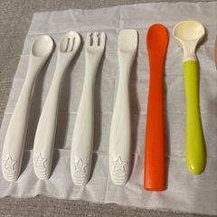 離乳食用　スプーン　お皿の画像