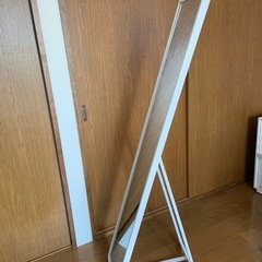 スタンドミラーの画像
