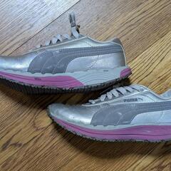 お値下げ♪ PUMA　スニーカー　23cmの画像