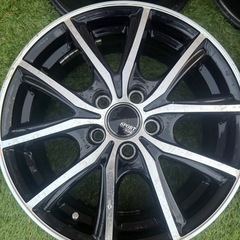 車　ホイールの画像