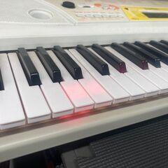 ☆中古￥4,500！YAMAHA　スタンド付き電子ピアノ　家電　EZ-J15型　【BF069】の画像