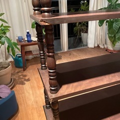 無垢材の棚の画像