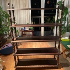 無垢材の棚の画像