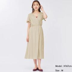 GU カシュクールフレアスリーブワンピース　ベージュ　Mサイズの画像