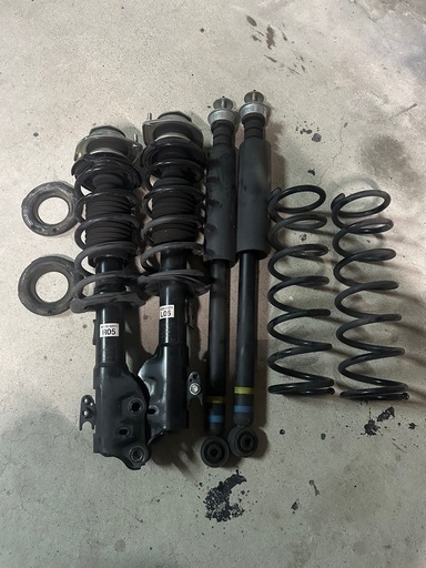 タントLA600S純正サスペンション