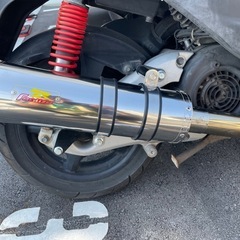 バイクのマフラーの画像