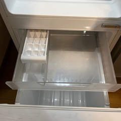 冷蔵庫。1人暮らし用。ほぼ未使用。TOSHIBAの画像
