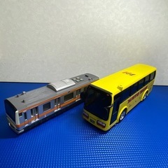 はとバス　JR通勤電車