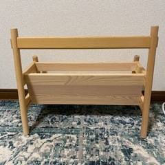 7/25まで　IKEA FLISAT ブックディスプレイの画像